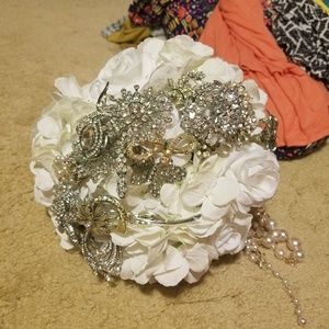 Bridal bouquet broach rhinestone sparkle vintage